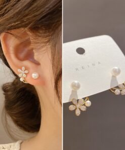 Latest New Korean Light Luxury Imitation Pearl Flower Stud Earrings Ladies Fashion Crystal Elegant Jewelry Everyday Party Gift