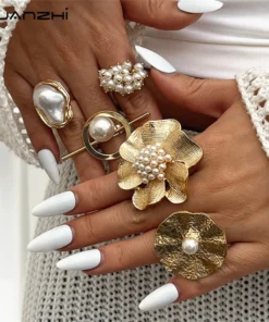 HUANZHI Vintage Wrinkled Flower Imitation Pearl Irregular Ring Punk Stacking Wear Chunky Charms Jewelry for Women New In