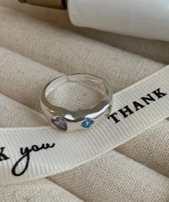 Niche Retro Light Luxury Colorful Gemstone Inlaid Ring for Women, Sweet and Cool Style, Fashionable, Versatile, High-End Index Finger Ring