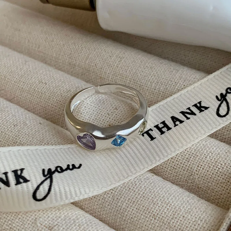 Niche Retro Light Luxury Colorful Gemstone Inlaid Ring for Women, Sweet and Cool Style, Fashionable, Versatile, High-End Index Finger Ring