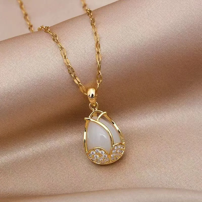 Lxxsss Necklace Light Luxury Milky White Gemstone Tulip Clavicle Pendant Necklace Women's Fashionable and Elegant Jewelry